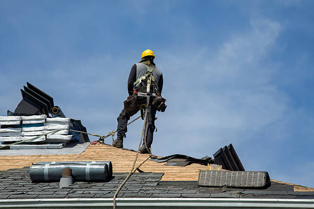 Professional Roofing technician working in Deer Park, WI